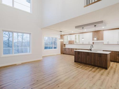 676 Astoria Way, Devon, AB - Indoor Photo Showing Kitchen