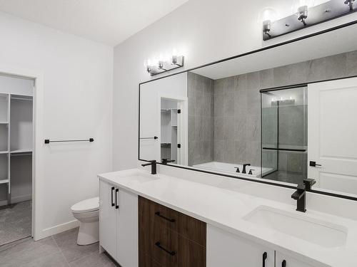 676 Astoria Way, Devon, AB - Indoor Photo Showing Bathroom