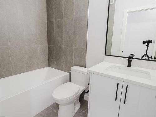 676 Astoria Way, Devon, AB - Indoor Photo Showing Bathroom