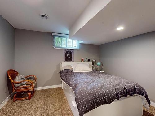 8611 Buena Vista Road, Edmonton, AB - Indoor Photo Showing Bedroom