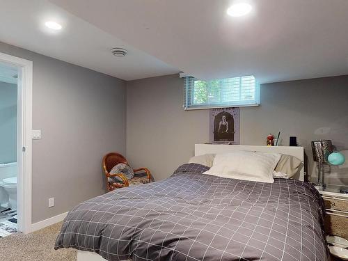 8611 Buena Vista Road, Edmonton, AB - Indoor Photo Showing Bedroom