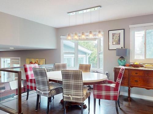 8611 Buena Vista Road, Edmonton, AB - Indoor Photo Showing Dining Room