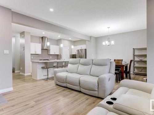 12616 43 Street, Edmonton, AB - Indoor Photo Showing Living Room