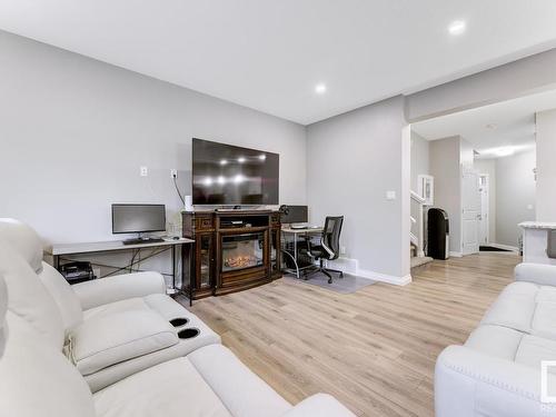 12616 43 Street, Edmonton, AB - Indoor Photo Showing Living Room