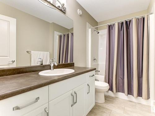 12616 43 Street, Edmonton, AB - Indoor Photo Showing Bathroom