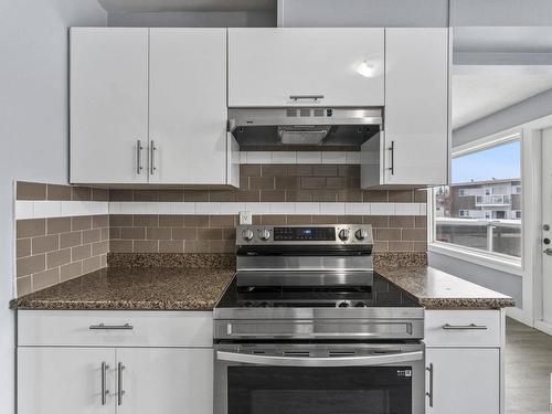 8 6135 98 Avenue, Edmonton, AB - Indoor Photo Showing Kitchen With Upgraded Kitchen