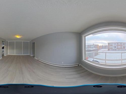 8 6135 98 Avenue, Edmonton, AB - Indoor Photo Showing Other Room