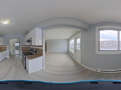 8 6135 98 Avenue, Edmonton, AB - Indoor Photo Showing Other Room