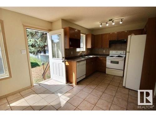 12828 126 Street, Edmonton, AB - Indoor Photo Showing Kitchen