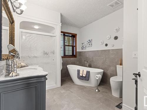 37 55312 Rge Road 241, Rural Sturgeon County, AB - Indoor Photo Showing Bathroom