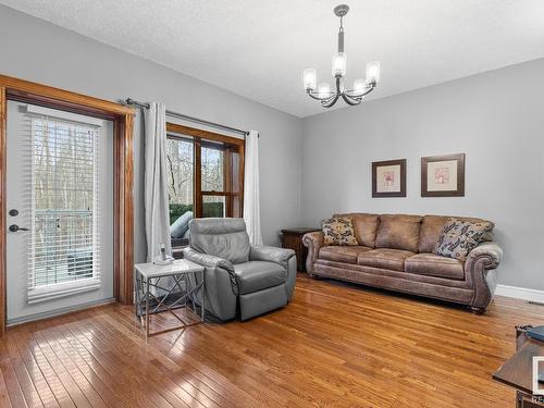 37 55312 Rge Road 241, Rural Sturgeon County, AB - Indoor Photo Showing Living Room