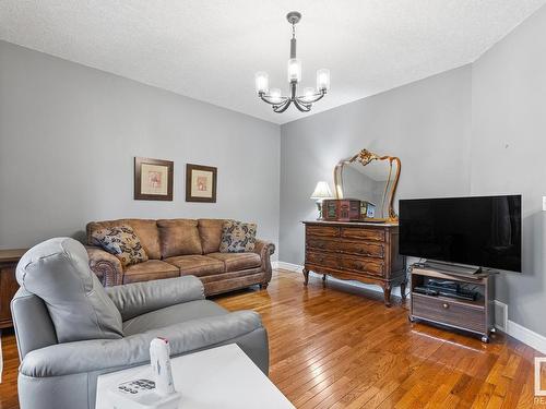 37 55312 Rge Road 241, Rural Sturgeon County, AB - Indoor Photo Showing Living Room