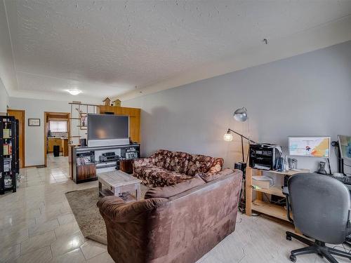 9531 109A Avenue, Edmonton, AB - Indoor Photo Showing Other Room