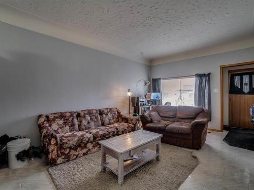 9531 109A Avenue, Edmonton, AB - Indoor Photo Showing Living Room