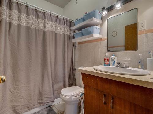 9531 109A Avenue, Edmonton, AB - Indoor Photo Showing Bathroom