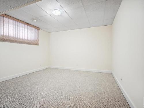 4408 Mccrae Avenue, Edmonton, AB - Indoor Photo Showing Other Room