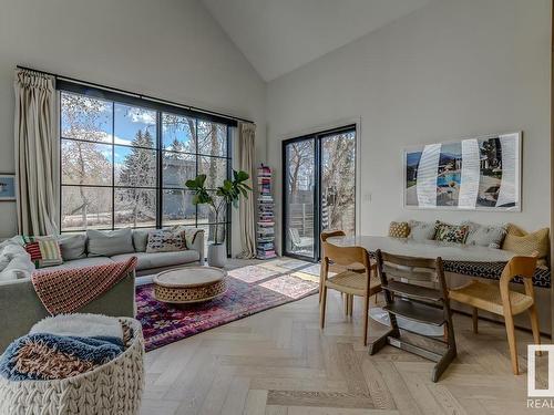 14305 Summit Drive, Edmonton, AB - Indoor Photo Showing Living Room