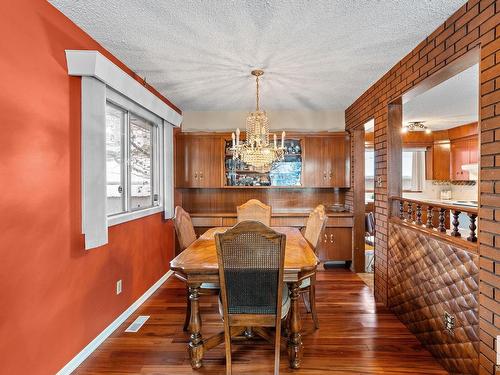 7308 149A Avenue, Edmonton, AB - Indoor Photo Showing Dining Room