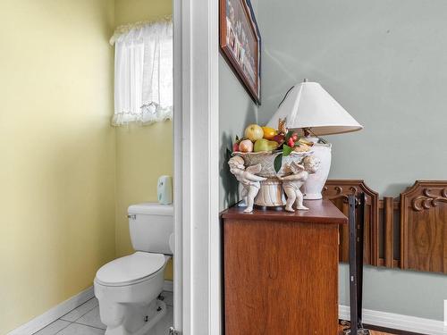 7308 149A Avenue, Edmonton, AB - Indoor Photo Showing Bathroom