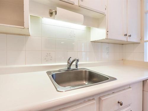 202 11450 40 Avenue, Edmonton, AB - Indoor Photo Showing Kitchen