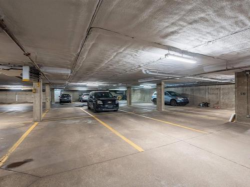 202 11450 40 Avenue, Edmonton, AB - Indoor Photo Showing Garage