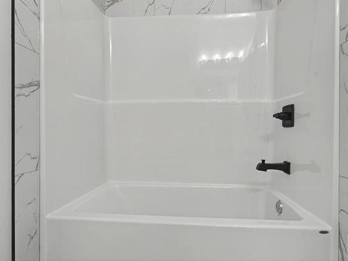 439 Roberts Crescent, Leduc, AB - Indoor Photo Showing Bathroom