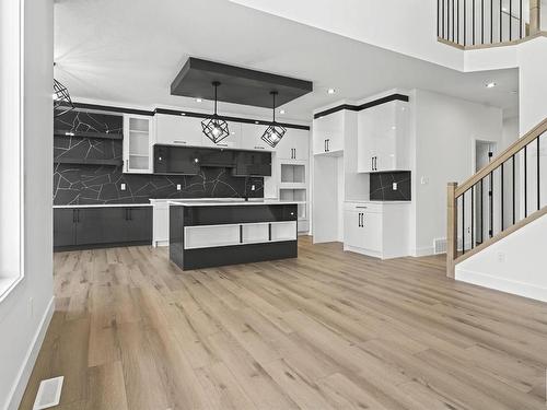 439 Roberts Crescent, Leduc, AB - Indoor Photo Showing Kitchen