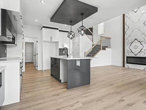 439 Roberts Crescent, Leduc, AB - Indoor Photo Showing Kitchen