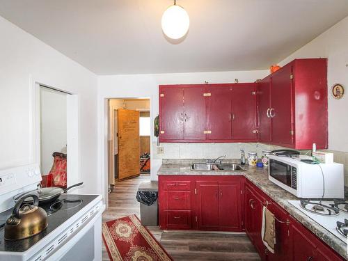 4708 50 Street, Myrnam, AB - Indoor Photo Showing Kitchen With Double Sink