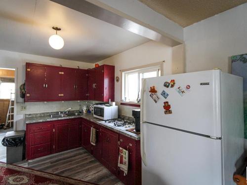 4708 50 Street, Myrnam, AB - Indoor Photo Showing Kitchen With Double Sink