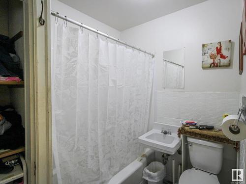 4708 50 Street, Myrnam, AB - Indoor Photo Showing Bathroom