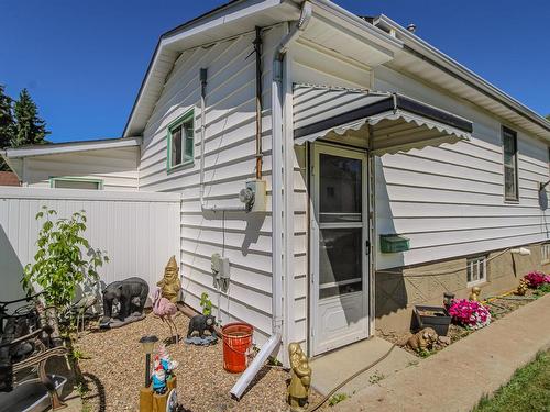 4708 50 Street, Myrnam, AB - Outdoor