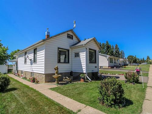 4708 50 Street, Myrnam, AB - Outdoor