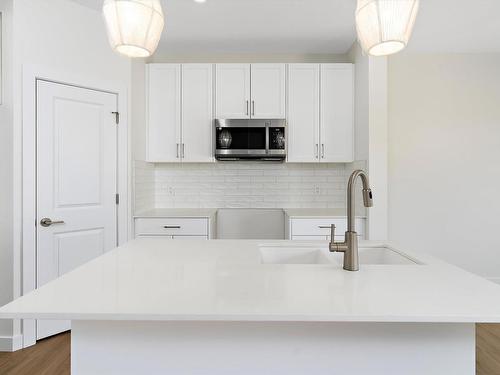 3246 Chernowski Way, Edmonton, AB - Indoor Photo Showing Kitchen