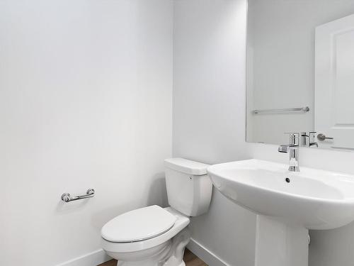 3246 Chernowski Way, Edmonton, AB - Indoor Photo Showing Bathroom