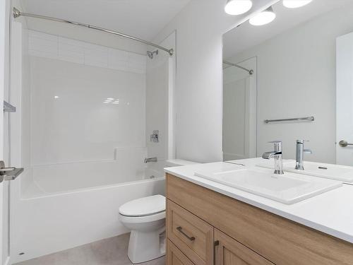 3246 Chernowski Way, Edmonton, AB - Indoor Photo Showing Bathroom