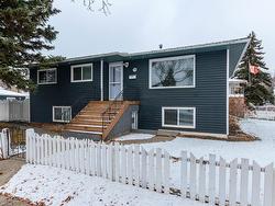 6704 128 AV NW  Edmonton, AB T5C 1S5