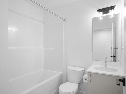 22829 84 Avenue, Edmonton, AB - Indoor Photo Showing Bathroom