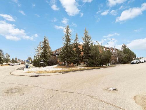 5957 40 Avenue, Edmonton, AB - Outdoor With View