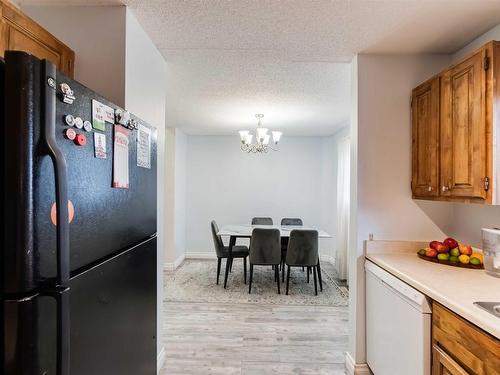 5957 40 Avenue, Edmonton, AB - Indoor Photo Showing Kitchen