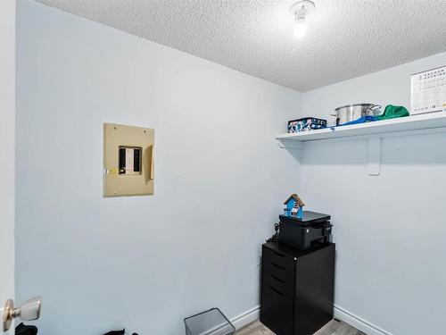 5957 40 Avenue, Edmonton, AB - Indoor