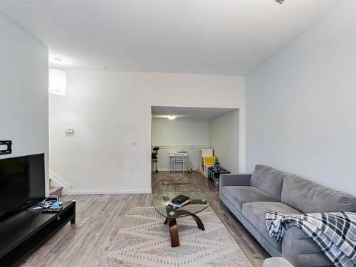 5957 40 Avenue, Edmonton, AB - Indoor Photo Showing Living Room