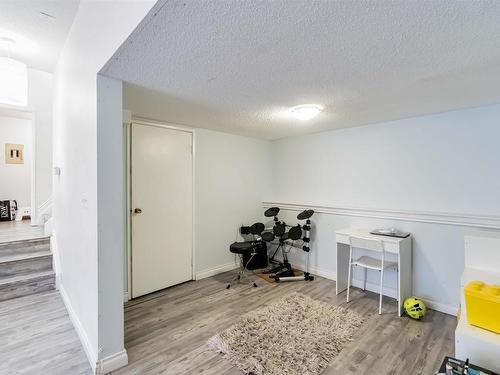 5957 40 Avenue, Edmonton, AB - Indoor Photo Showing Other Room