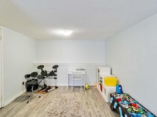 5957 40 Avenue, Edmonton, AB - Indoor Photo Showing Other Room