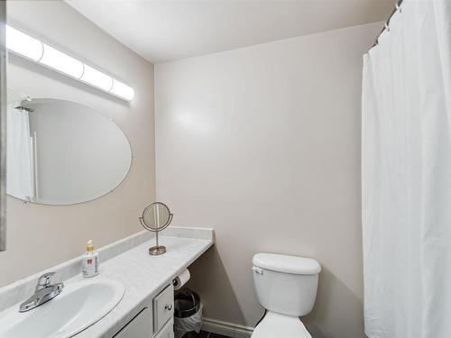 5957 40 Avenue, Edmonton, AB - Indoor Photo Showing Bathroom