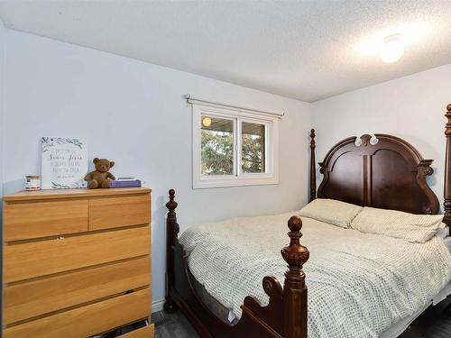 5957 40 Avenue, Edmonton, AB - Indoor Photo Showing Bedroom