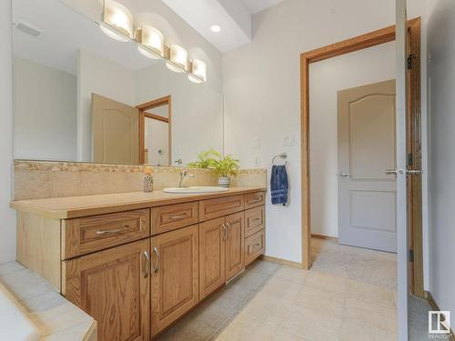 235 161 Avenue, Edmonton, AB - Indoor Photo Showing Bathroom