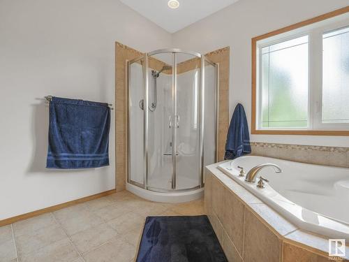 235 161 Avenue, Edmonton, AB - Indoor Photo Showing Bathroom