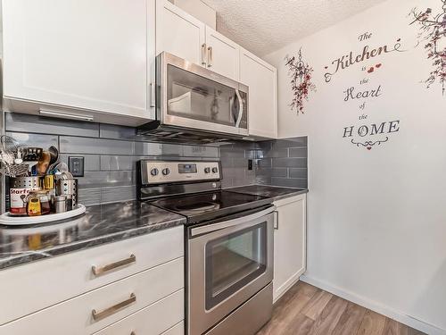 331 390 Windermere Road Nw, Edmonton, AB - Indoor Photo Showing Kitchen