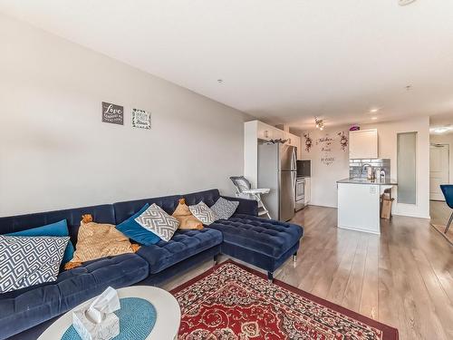 331 390 Windermere Road Nw, Edmonton, AB - Indoor Photo Showing Living Room